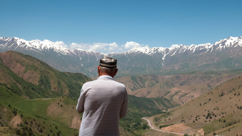 Ferganadalen är islams starkaste fäste i hela Centralasien, och området delas av Tadzjikistan, Uzbekistan och Kirgizistan.